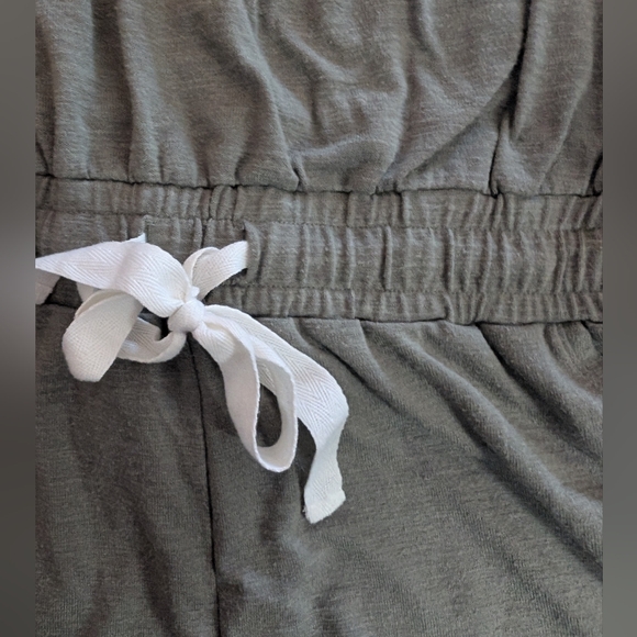 Aritzia WILFRED Free Izabel Olive Green Romper Shorts Sleeveless Tank M Medium - Picture 6 of 9